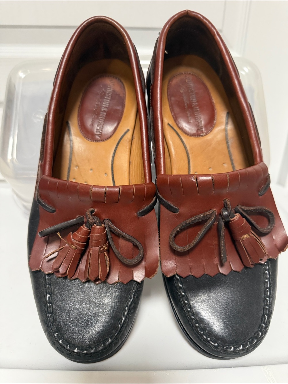 Men's 8.5 M Johnson and Murphy Two-Tone Brown and Black Tassel Kiltie Loafers